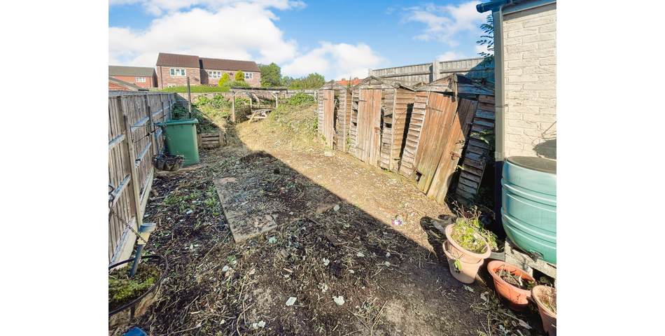 Two Bedroom Terrace in Need of Modernisation - Ideal First Time Buy/Investment (DN18)