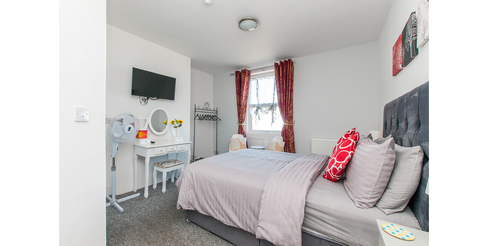 Hotel with Sea Views - Planning Permissions Granted for conversion to 5 apartments - Margate (CT9)