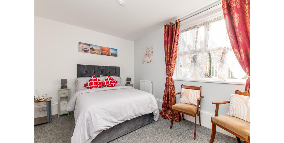 Hotel with Sea Views - Planning Permissions Granted for conversion to 5 apartments - Margate (CT9)