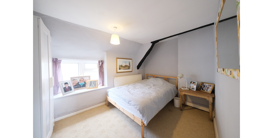 Character Cottage - Five Bedrooms - Oakham (LE15)