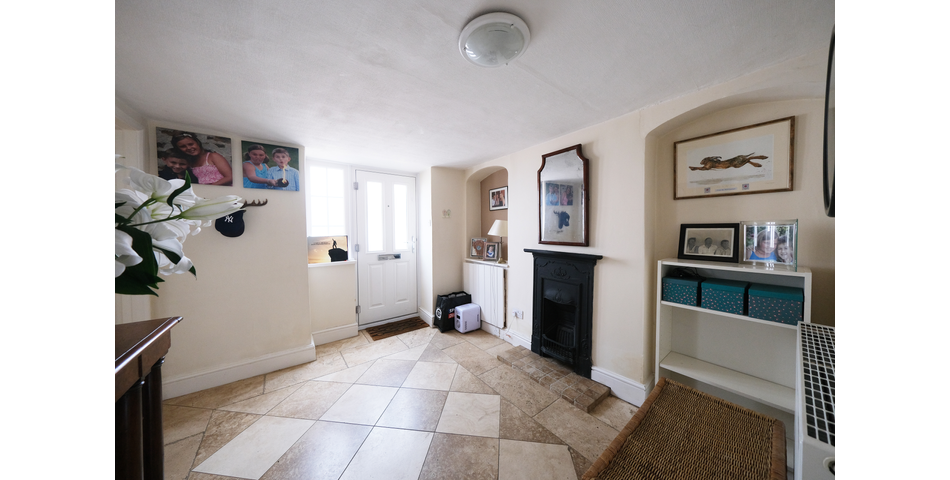 Character Cottage - Five Bedrooms - Oakham (LE15)