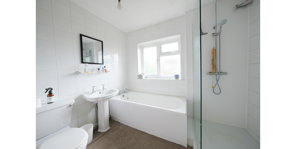 Character Cottage - Five Bedrooms - Oakham (LE15)