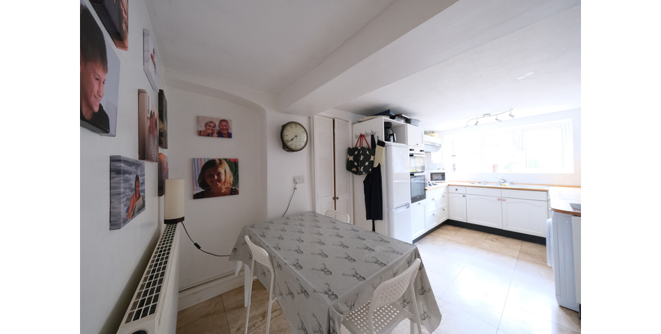 Character Cottage - Five Bedrooms - Oakham (LE15)