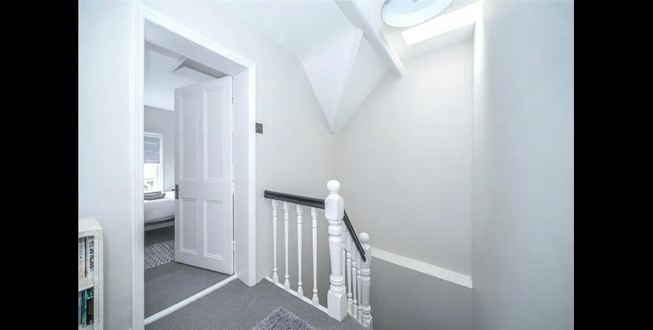 Three Bedroom Cottage - Ideal Holiday Let - Whitby (YO21)