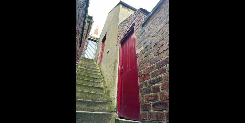 Three Bedroom Cottage - Ideal Holiday Let - Whitby (YO21)