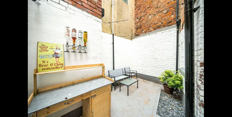 Three Bedroom Cottage - Ideal Holiday Let - Whitby (YO21)