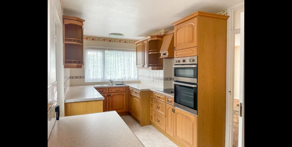 Three Bedroom Detached Bungalow - Bognor Regis (PO22)