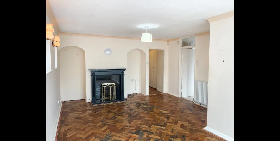 Three Bedroom Detached Bungalow - Bognor Regis (PO22)