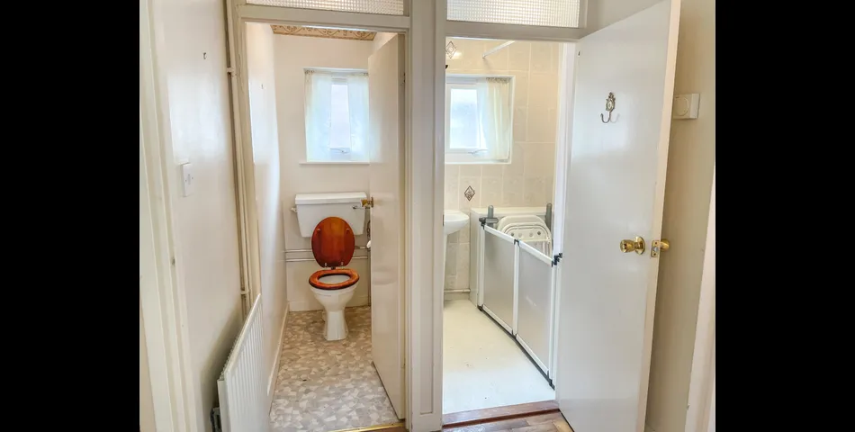 Three Bedroom Detached Bungalow - Bognor Regis (PO22)