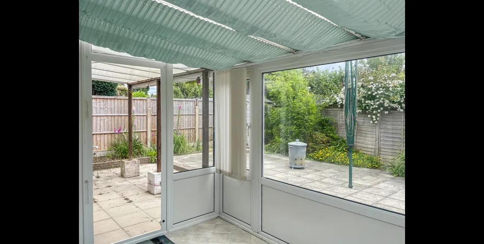 Three Bedroom Detached Bungalow - Bognor Regis (PO22)