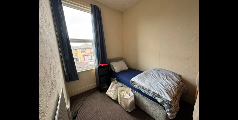Block of 4 Flats (3x 1 Beds & 1x 2 Beds) - fully let at £19,448 p/annum - Blackpool (FY4)