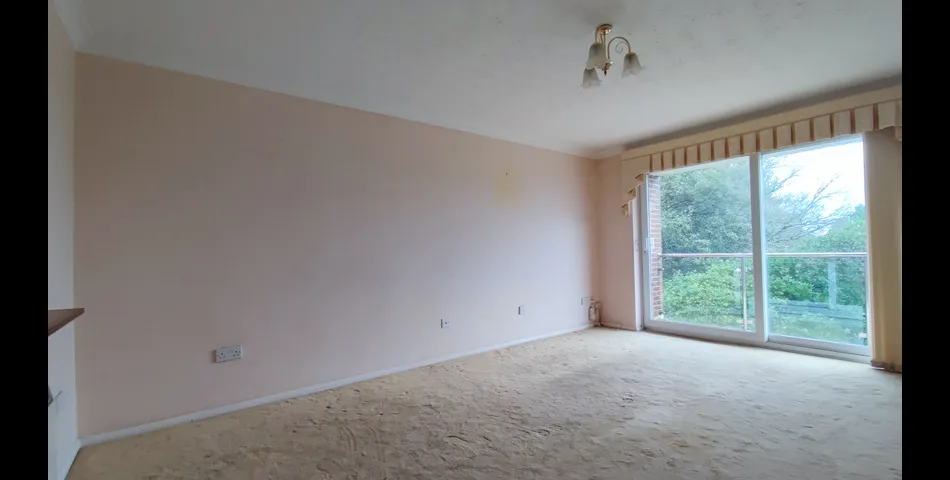 Two Bedroom Apartment - Ideal for Investment or First Time Purchase - Poole (BH14)