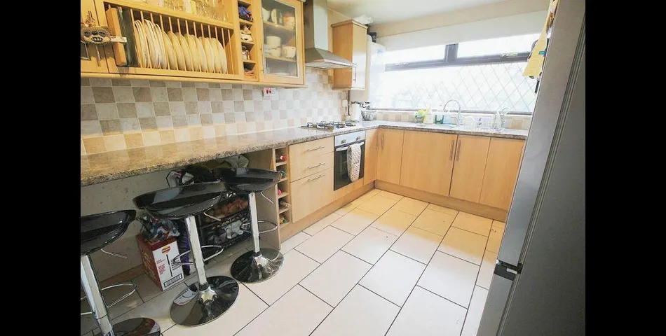 Well Presented End Terrace Home - Ideal Investment or Family Home - West Bromwich 