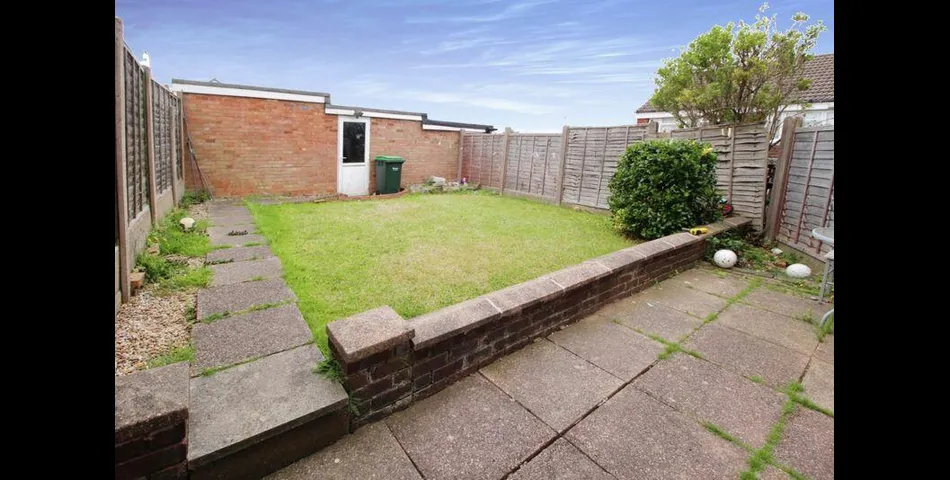 Well Presented End Terrace Home - Ideal Investment or Family Home - West Bromwich 