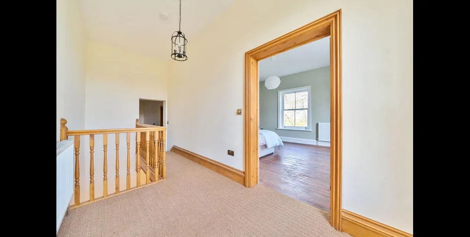 Substantial Country Home Set Within Stunning Grounds of circa 2 acres - Welby Warren Manor House - Grantham (NG32)