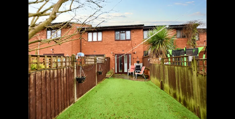 One Bedroom Terrace Home - Ideal First Time or Investment Purchase - Orpington, Kent (BR5)