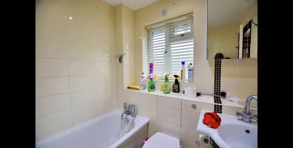One Bedroom Terrace Home - Ideal First Time or Investment Purchase - Orpington, Kent (BR5)