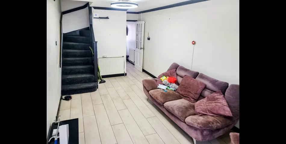 One Bedroom Terrace Home - Ideal First Time or Investment Purchase - Orpington, Kent (BR5)