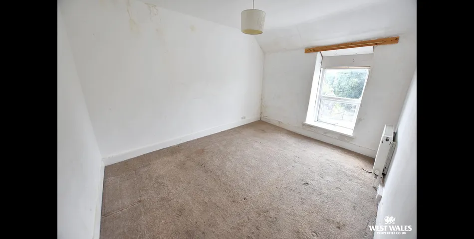 Three Bedroom Mid Terrace needing Refurbishment - Ideal First Time/Investment Buy - Haverfordwest (SA61)
