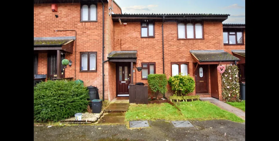 One Bedroom Terrace Home - Ideal First Time or Investment Purchase - Orpington, Kent (BR5)