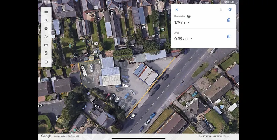 FREEHOLD PETROL STATION, RETAIL SHOP, TWO BEDROOM FLAT & MECHANICS - Preston (PR2)