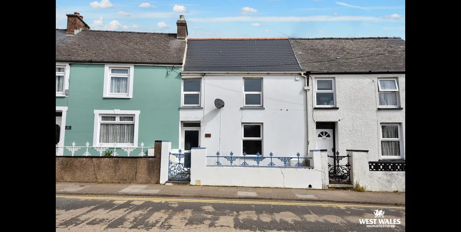 Three Bedroom Mid Terrace needing Refurbishment - Ideal First Time/Investment Buy - Haverfordwest (SA61)