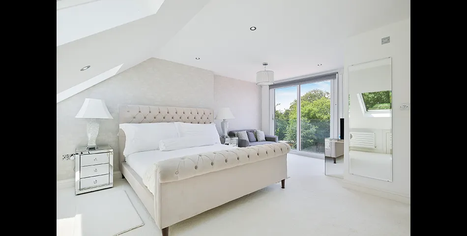 Exceptional Semi Detached Home - Fully Modernised and Extended - Ewell/Epsom (KT17)