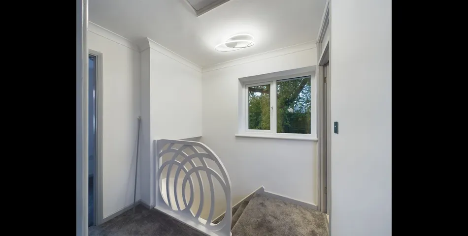 Renovated Four Bedroom End of Terrace Home - Crawley (RH11)