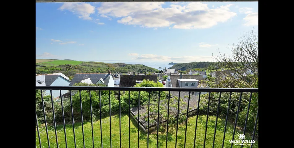 Four Bedroom Detached Home - Spectacular Views - Huge Potential - Solva (SA62)