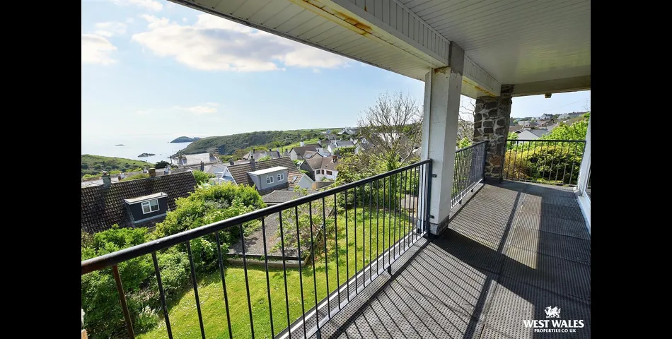 Four Bedroom Detached Home - Spectacular Views - Huge Potential - Solva (SA62)