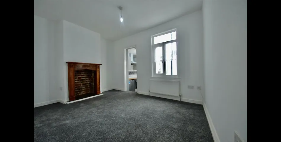 Three Bedroom Terraced Home - Excellent Investment - Rochester (ME1)