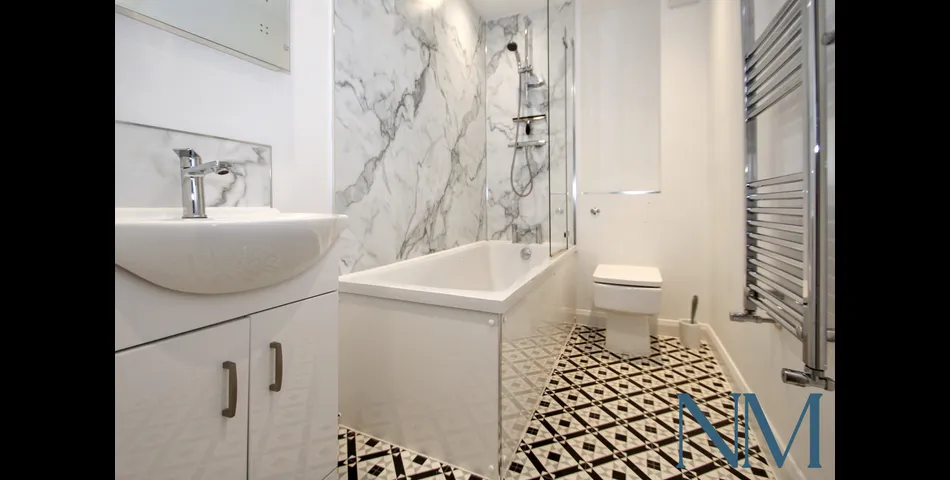 Modern One Bedroom Flat - Perfect Investment (Yields 8.5%) or First Time Buy - Redhill, Surrey (RH1)