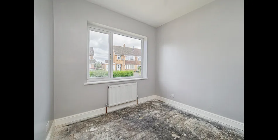 Renovated Two Bedroom Semi Detached Bungalow - Gardens & Off Road Parking -  Pocklington (YO42)