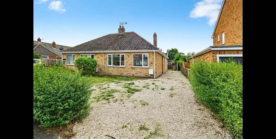 Renovated Two Bedroom Semi Detached Bungalow - Gardens & Off Road Parking -  Pocklington (YO42)