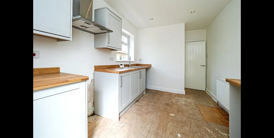 Renovated Two Bedroom Semi Detached Bungalow - Gardens & Off Road Parking -  Pocklington (YO42)