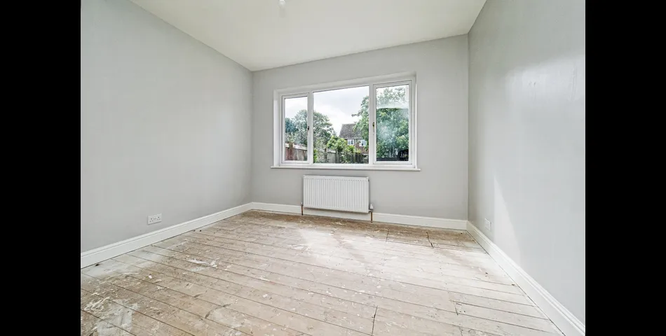 Renovated Two Bedroom Semi Detached Bungalow - Gardens & Off Road Parking -  Pocklington (YO42)