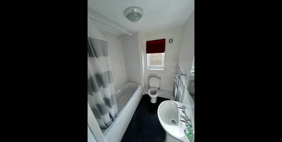 Two Bedroom Apartment - Vacant - Ideal First Time or Investment Purchase - (Net 8% Yields) - Burnley (BB11)