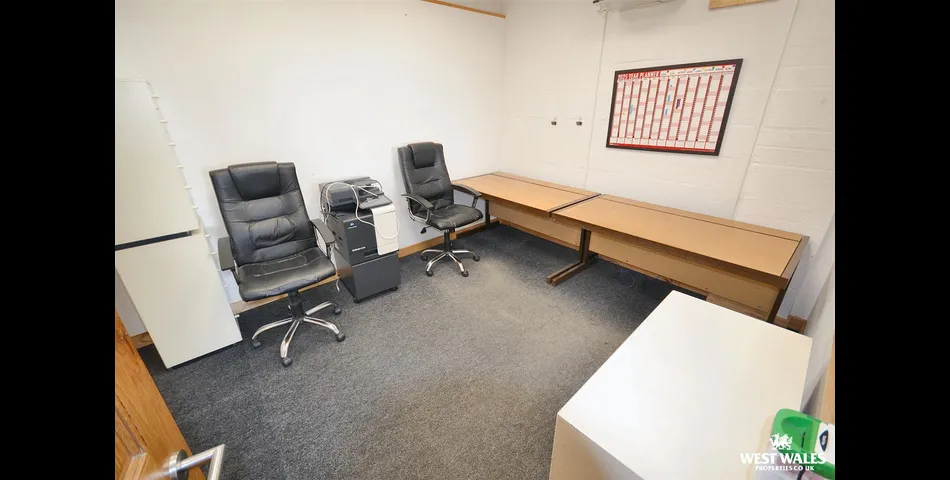 Vacant Commerical Unit - Pembrokeshire (SA67)