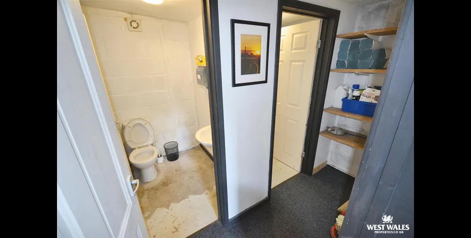 Vacant Commerical Unit - Pembrokeshire (SA67)
