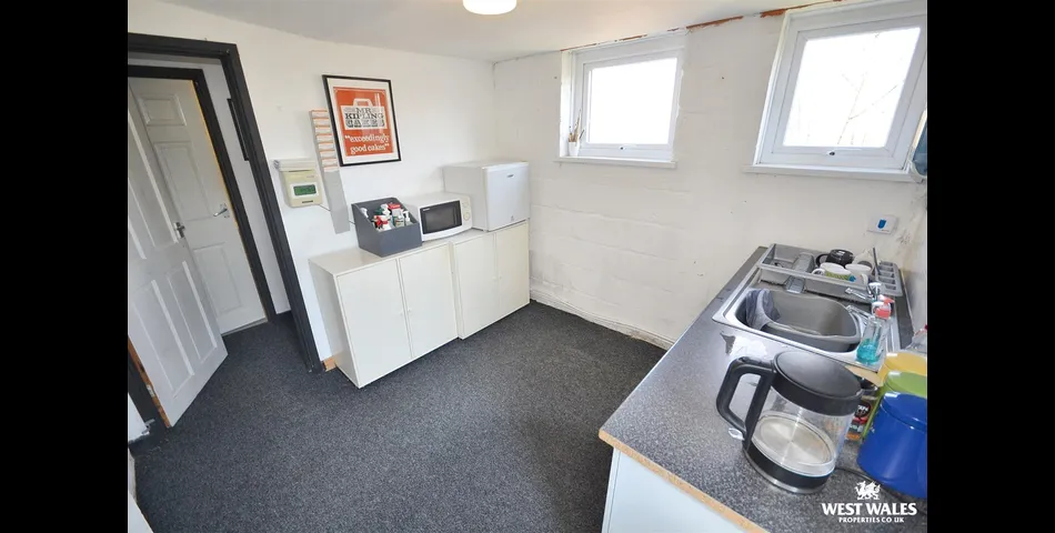 Vacant Commerical Unit - Pembrokeshire (SA67)
