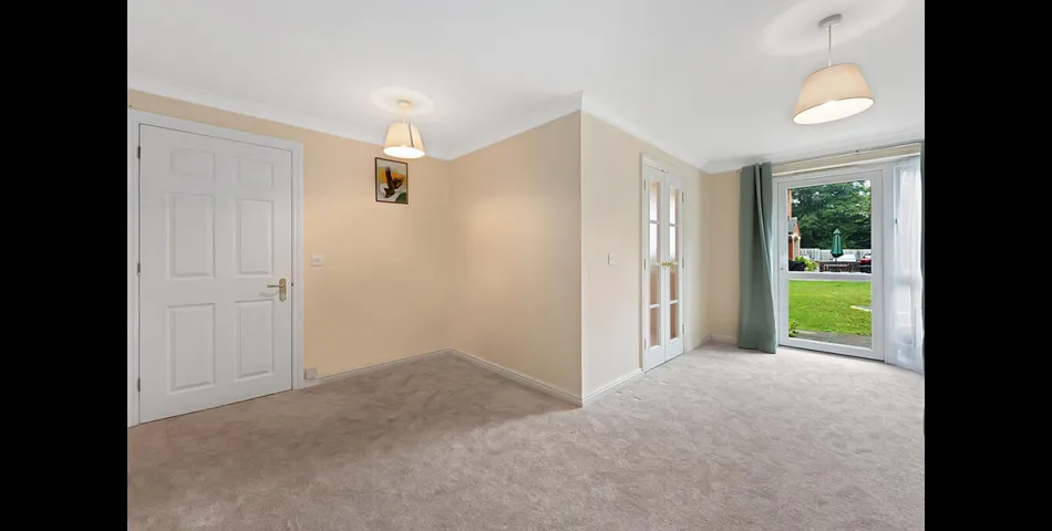 One Bedroom Apartment - Over 60's Development - Uxbridge (UB8)
