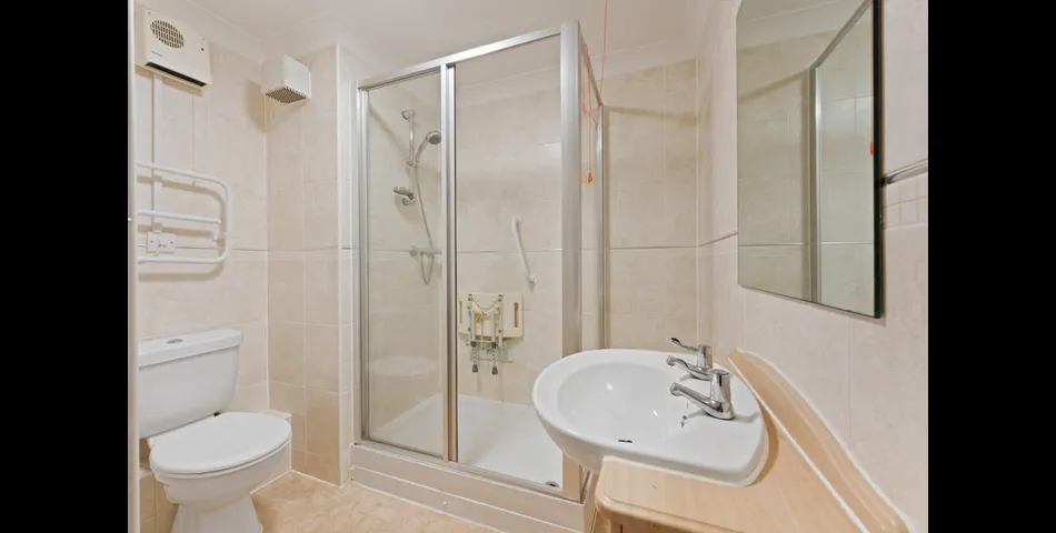 One Bedroom Apartment - Over 60's Development - Uxbridge (UB8)