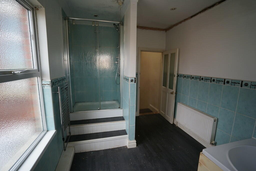 4 bed Terraced