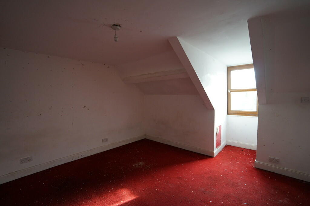 4 bed Terraced