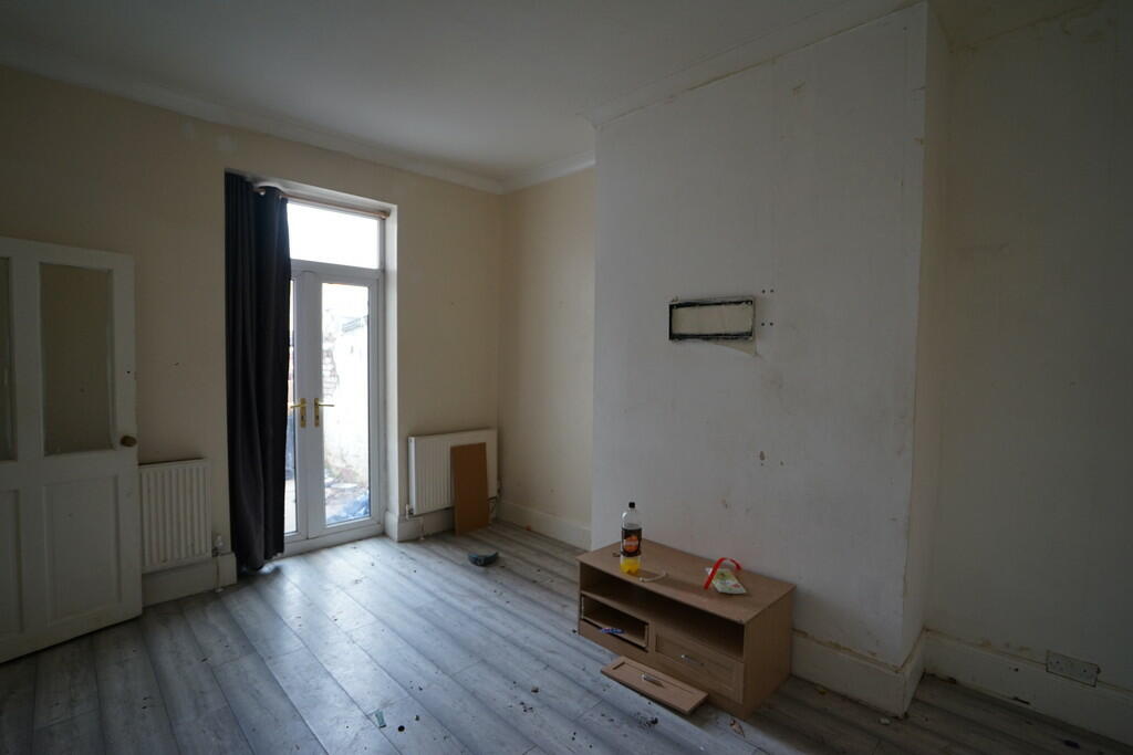 4 bed Terraced
