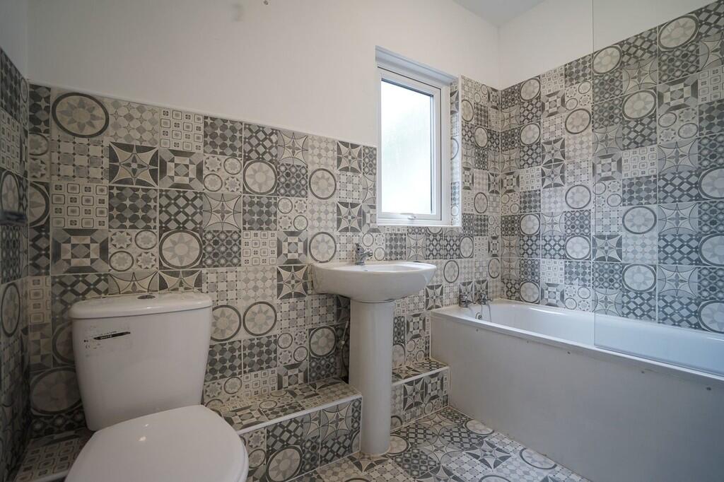 5 bed Maisonette