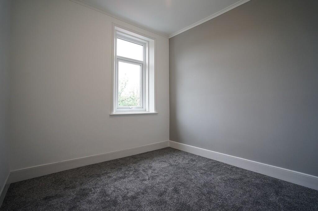5 bed Maisonette