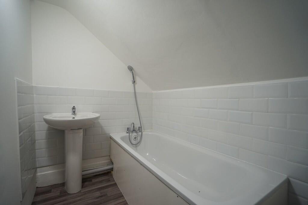 5 bed Maisonette