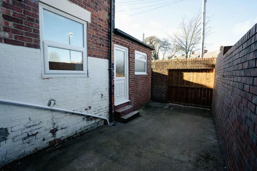 4 bed Terraced
