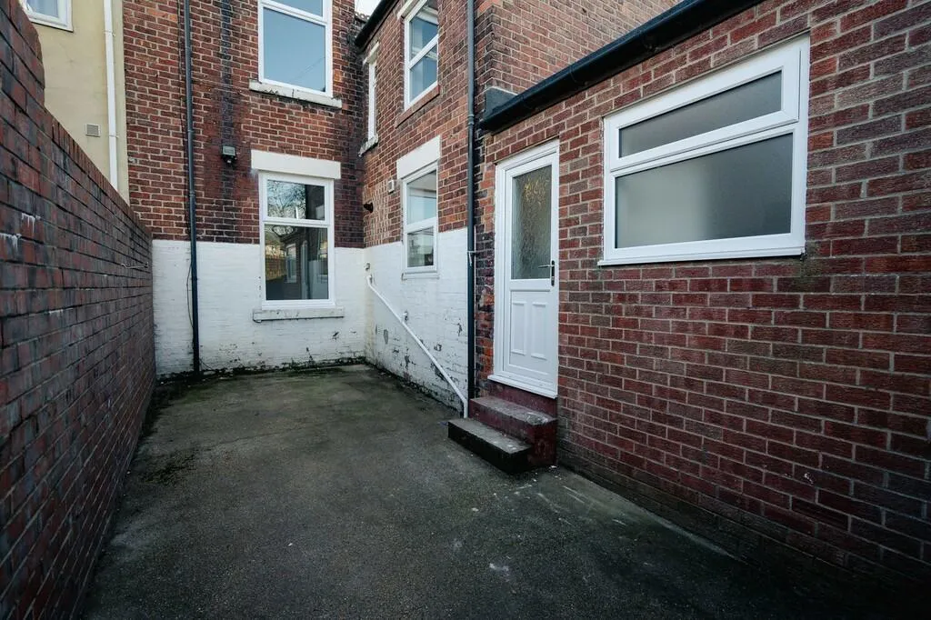 4 bed Terraced
